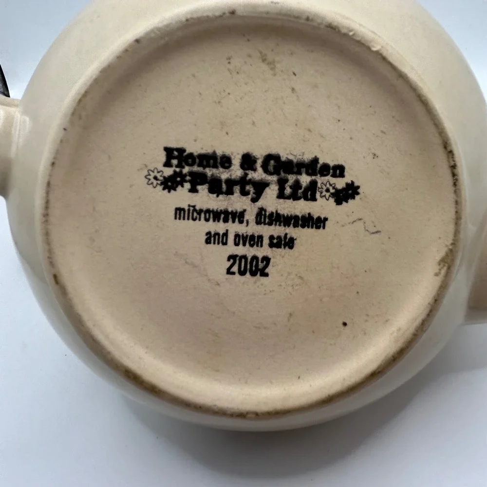 Home & Garden Party Ltd Sunflower Ceramic Teapot Cream 2002 Vintage